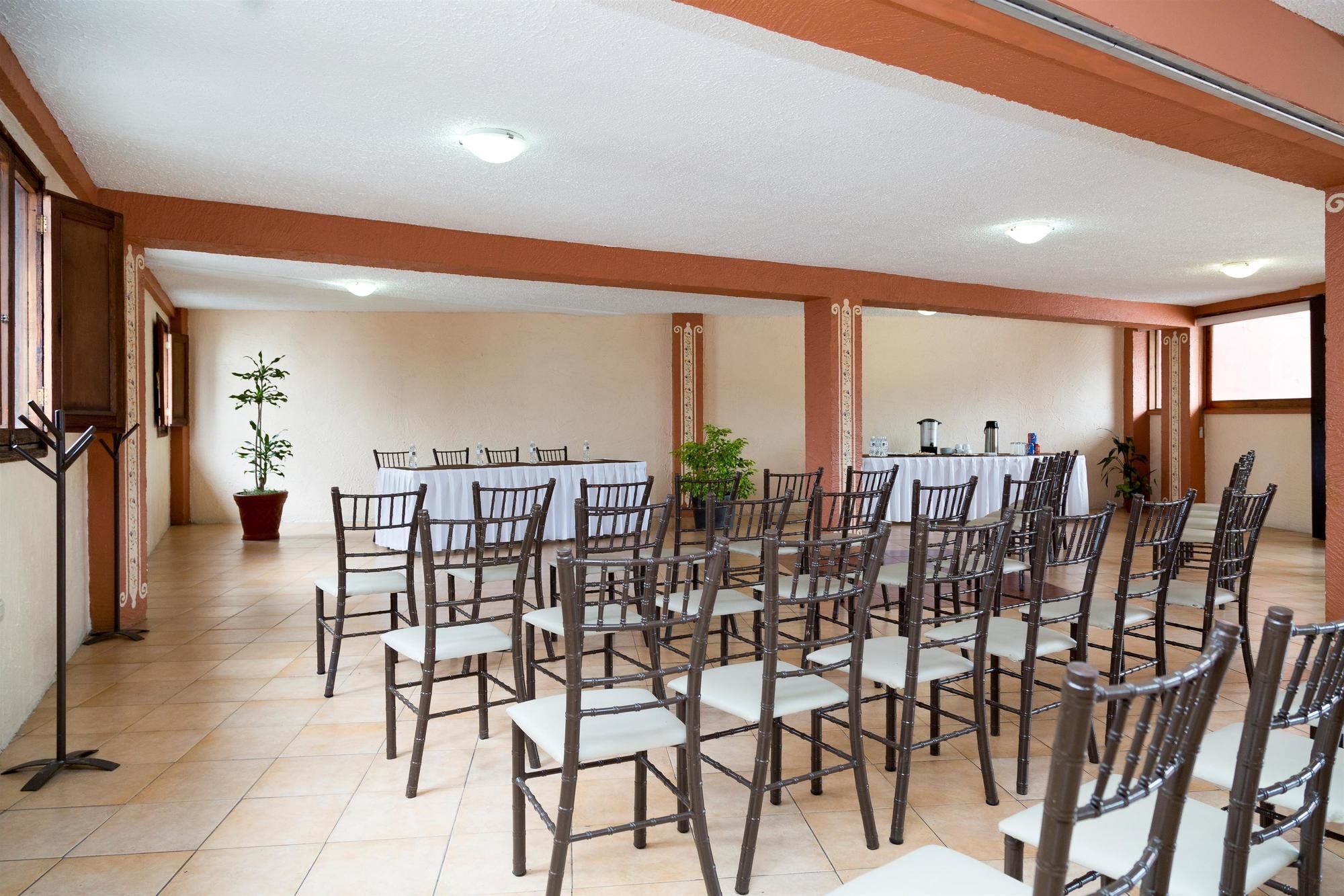 Capital O Hotel Central, ג'אלאפה מראה חיצוני תמונה